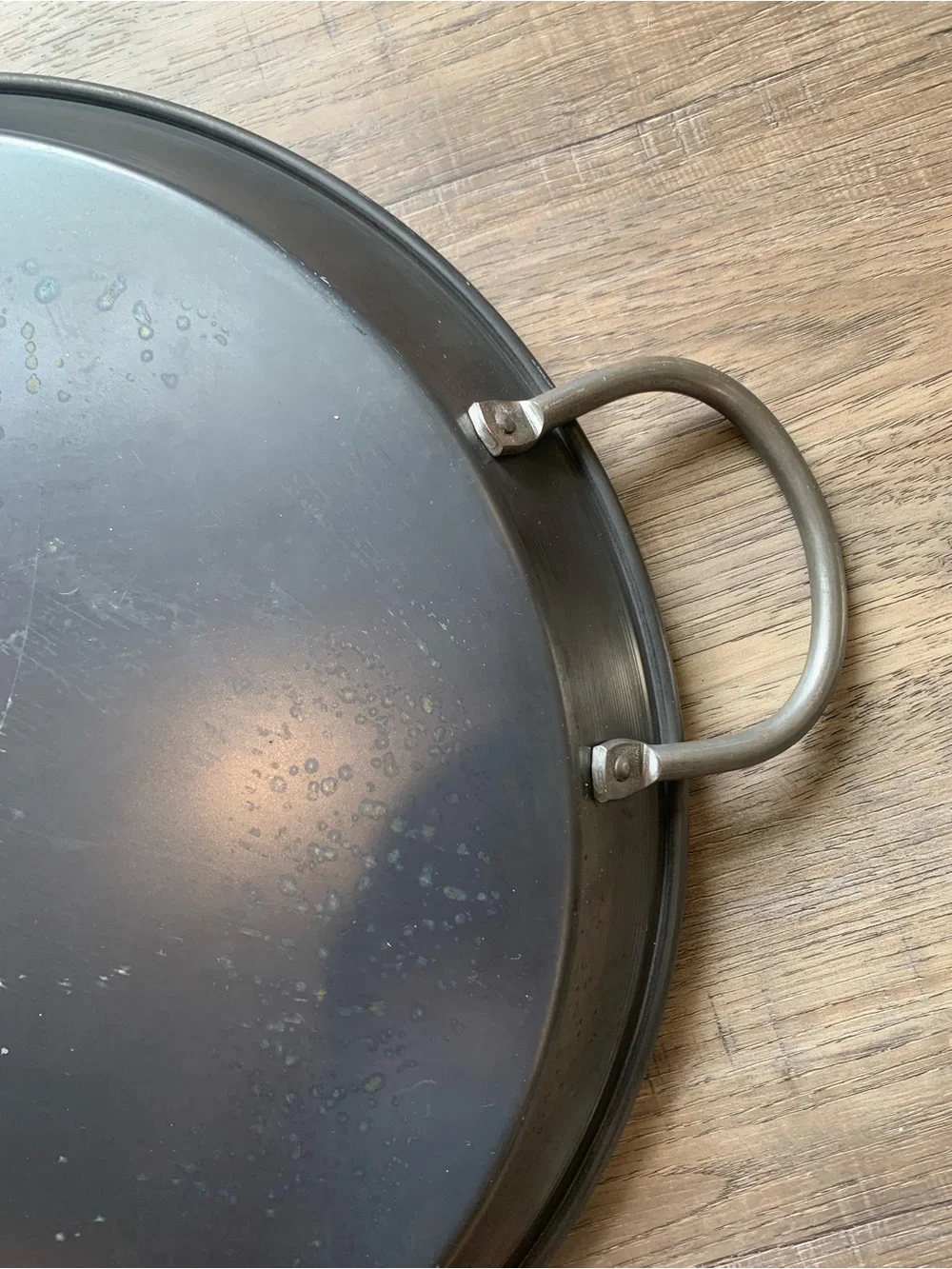 Hikimoto 17 Inch Cast Iron Pizza or Paella Pan
